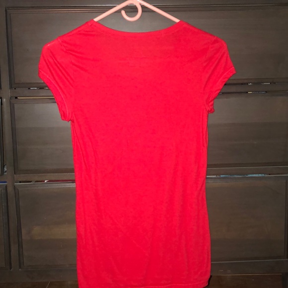 red short sleeve - Picture 2 of 3